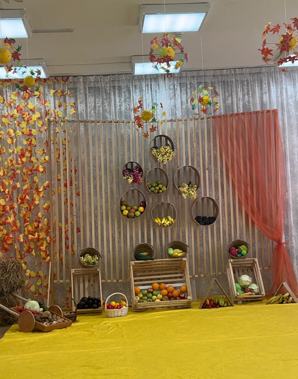 "Күзгі кешке дайындық сәтінен...